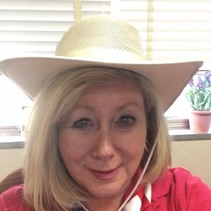 Meet your Posher, Leslie